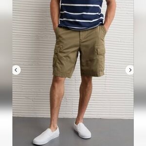 BNWT AE 10" Flex Lived-In Cargo Short